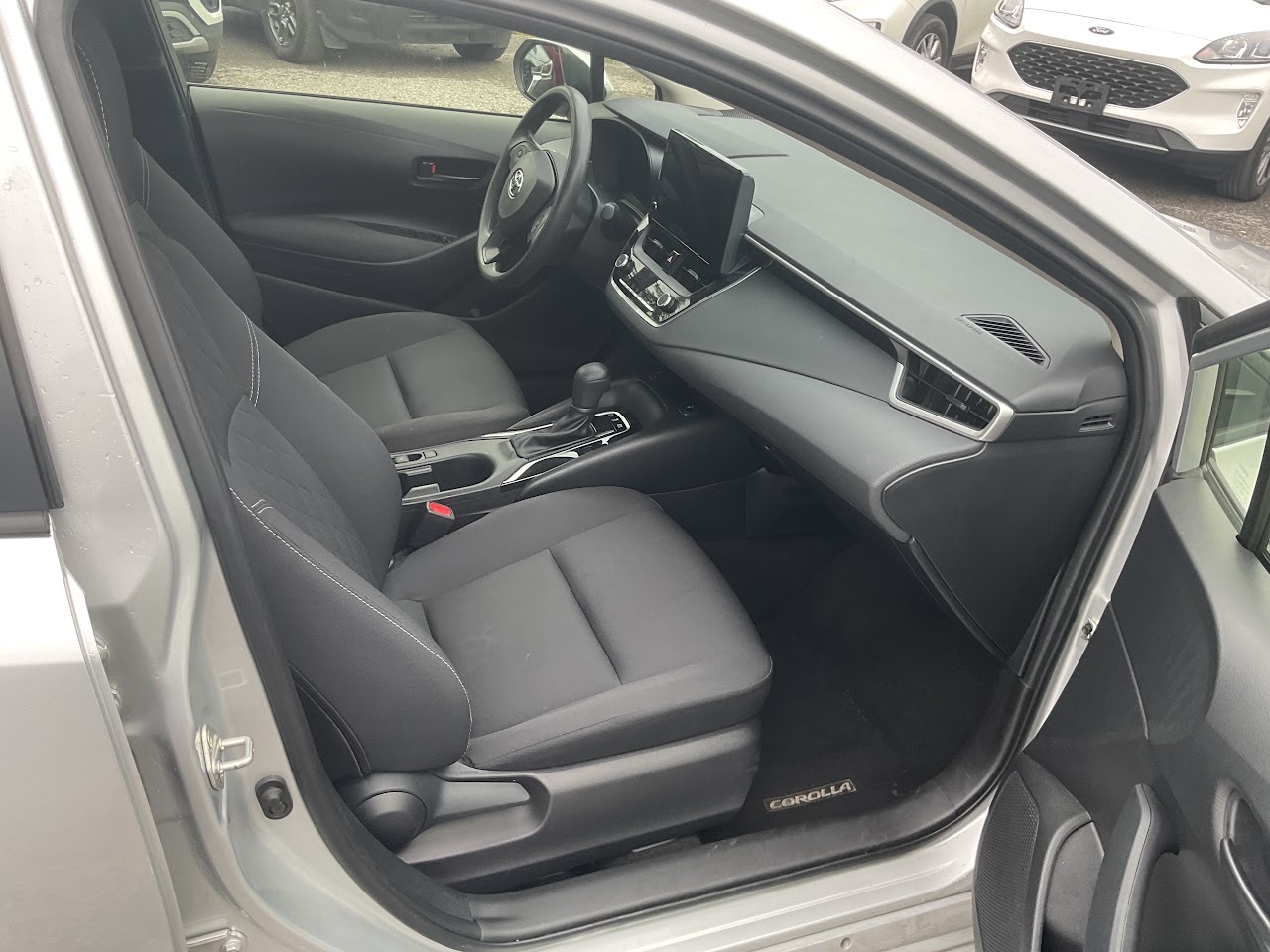 2025 Toyota Corolla — photo 21 of 34