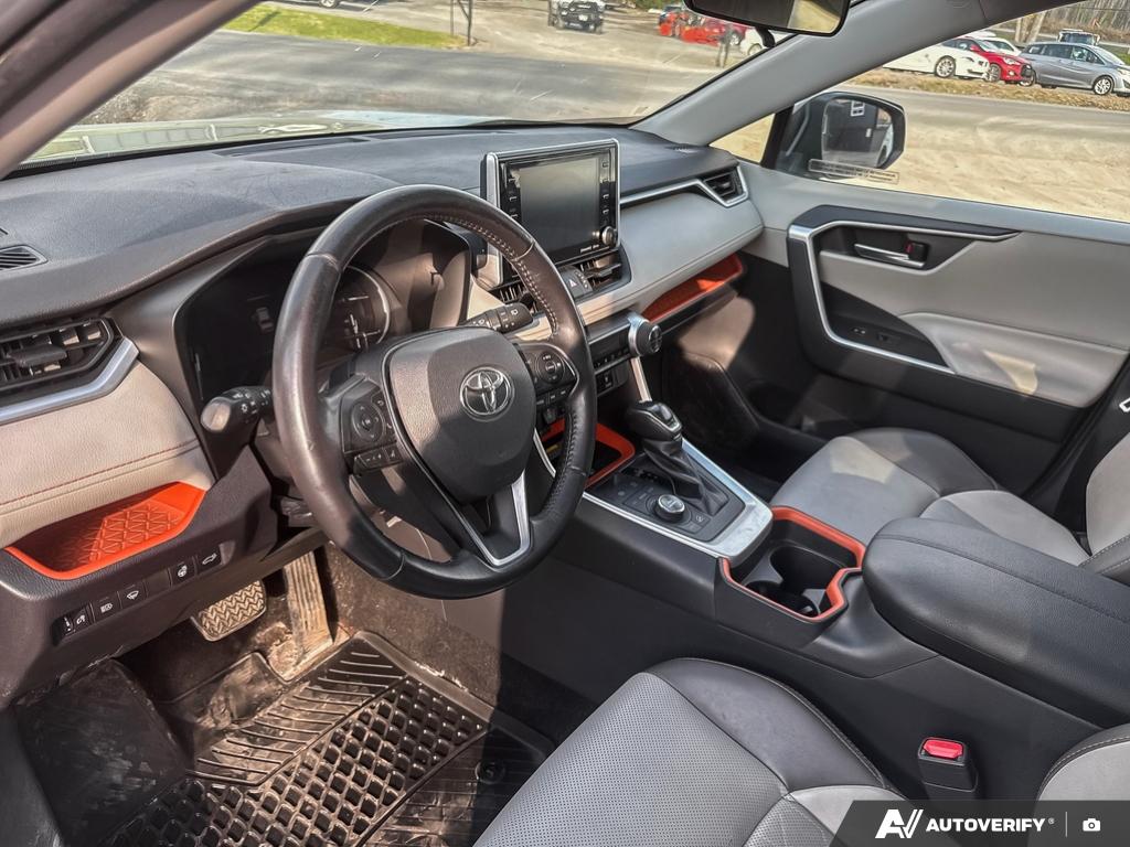 2019 Toyota RAV4 — photo 13 de 25