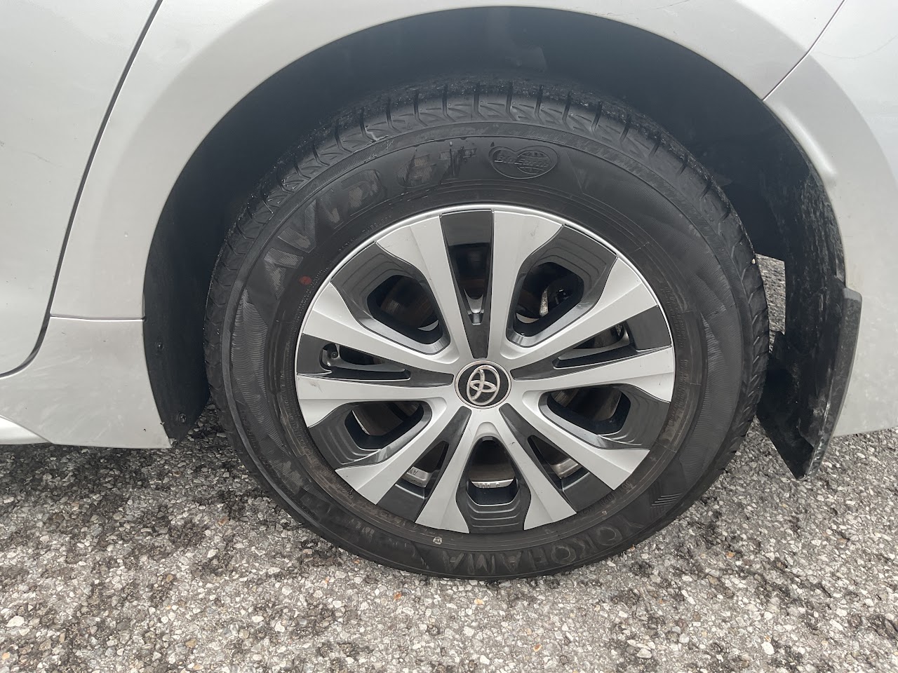 2025 Toyota Corolla — photo 11 of 34
