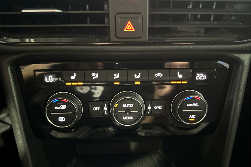 2024 Volkswagen Taos — photo 26 of 34
