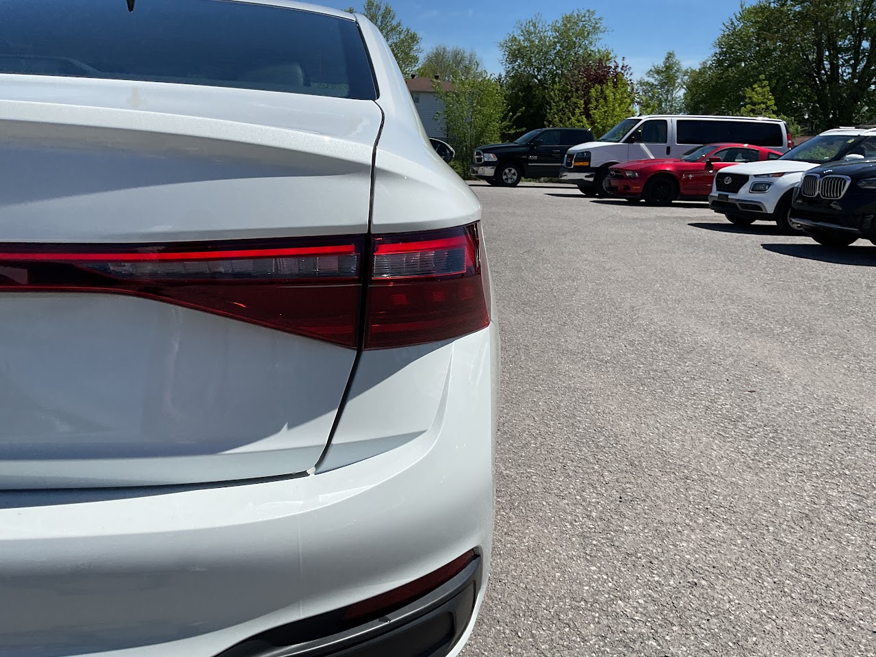 2025 Volkswagen Jetta — photo 18 of 34