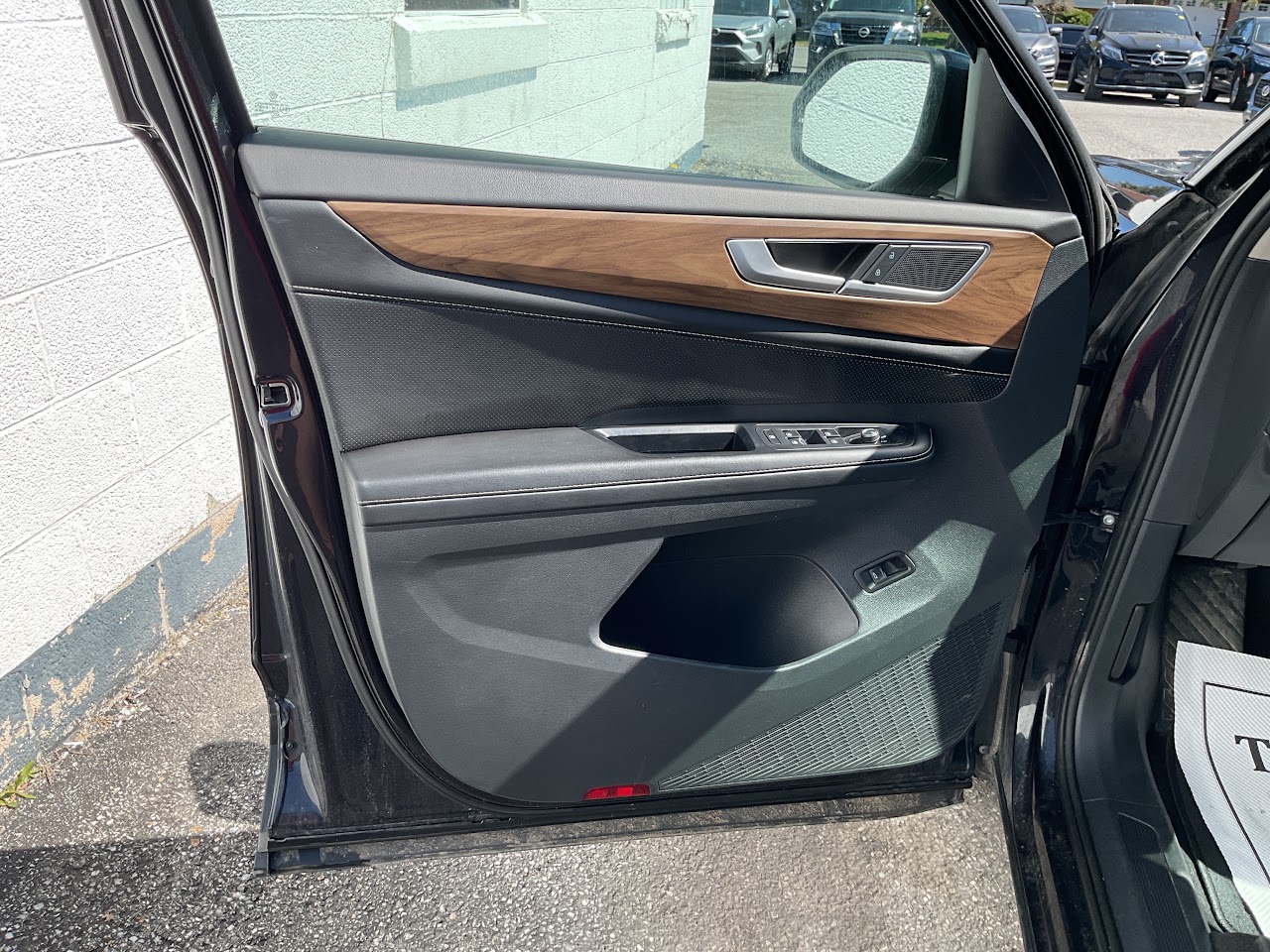2024 Volkswagen Atlas — photo 16 of 21