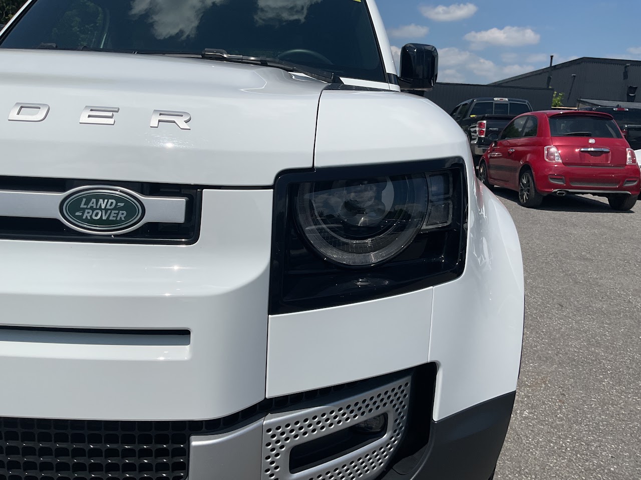2024 Land Rover Defender — photo 17 of 34