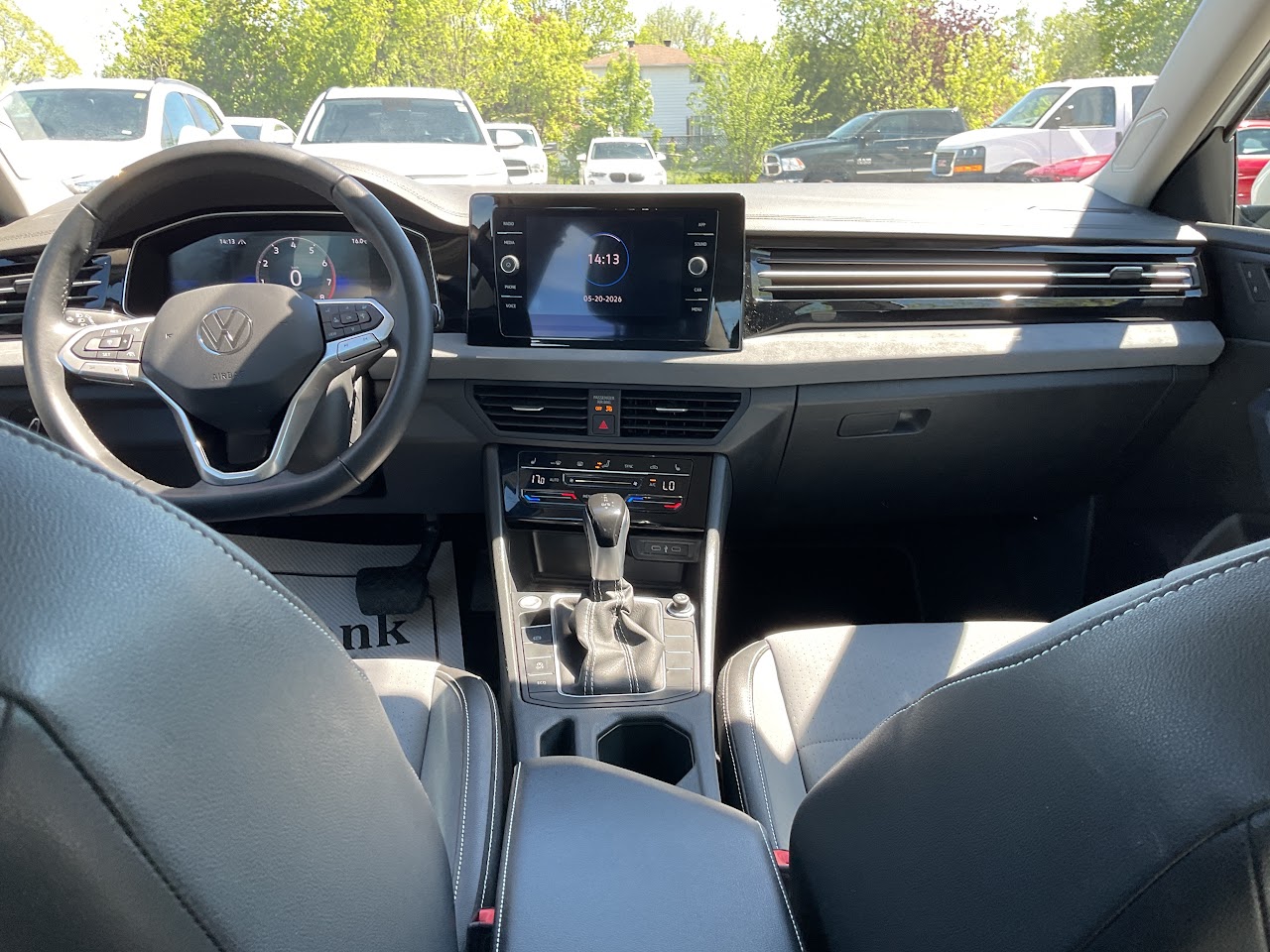 2025 Volkswagen Jetta — photo 24 of 34